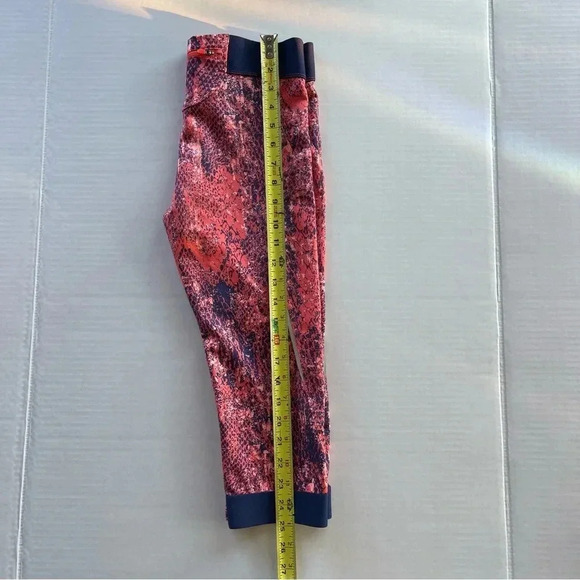 The North Face Motus Capri Tights Women size Small - Picture 9 of 10